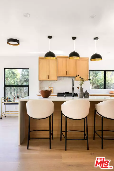 Studio City (los Angeles), CA 91604,3744 Vineland Avenue