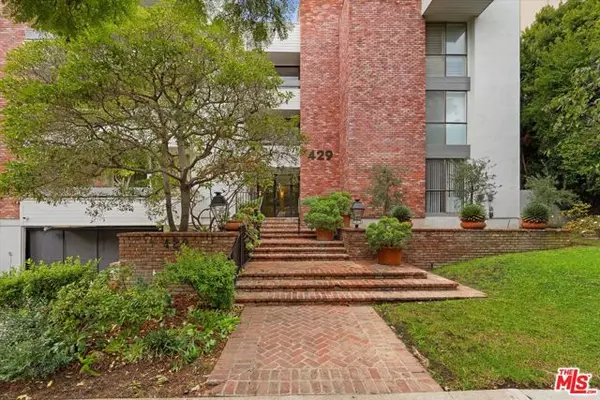 Beverly Hills, CA 90210,429 N Oakhurst Drive #203