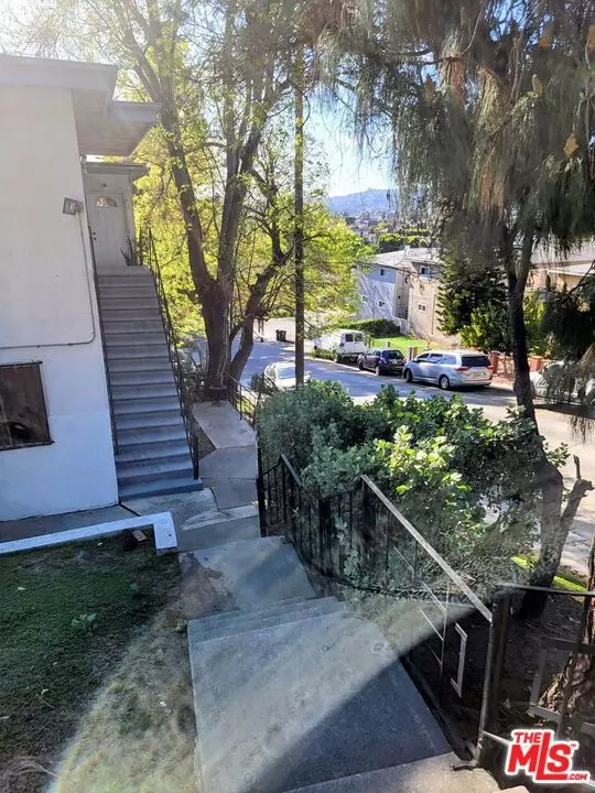 Los Angeles, CA 90065,3514 Kinney Street