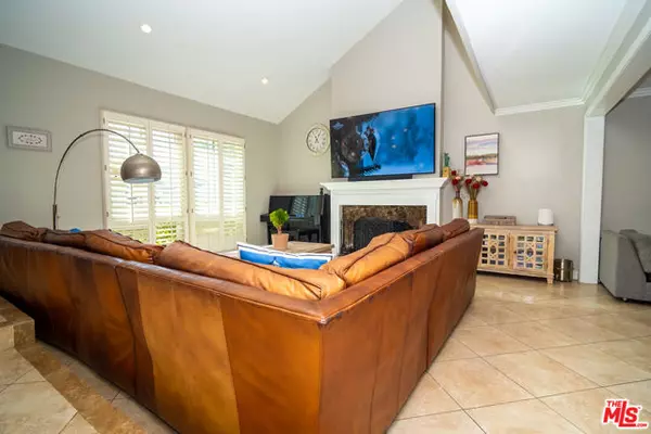 Brea, CA 92821,879 Shadowgrove Street