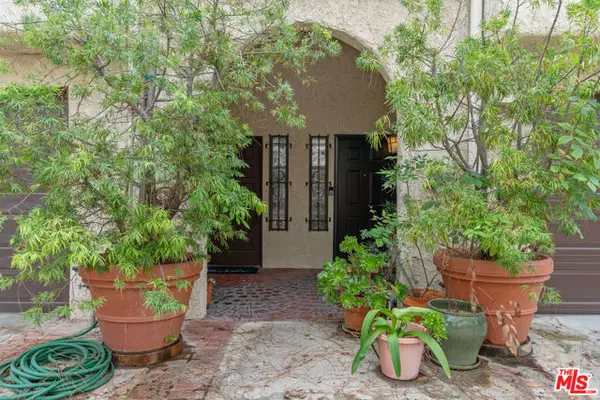 Los Angeles, CA 90068,1979 Grace Avenue #Unit #8