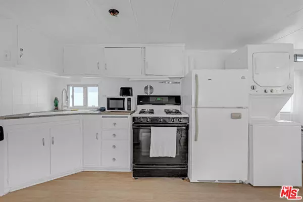 Culver City, CA 90230,11250 Playa Street #43