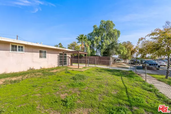 San Bernardino, CA 92410,2218 Broadway Avenue