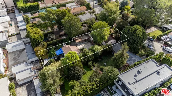 Sherman Oaks (los Angeles), CA 91403,15217 Greenleaf Street