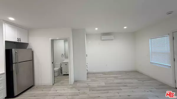 Van Nuys (los Angeles), CA 91405,7345 Tyrone Avenue