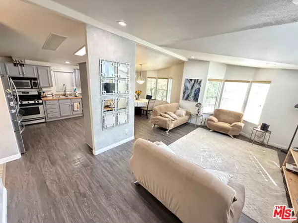 Woodland Hills (los Angeles), CA 91364,4201 Topanga Canyon Boulevard #28