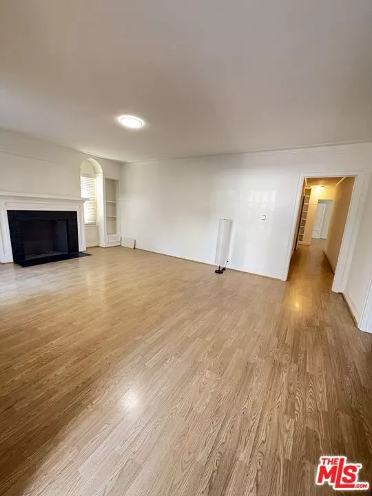 Los Angeles, CA 90004,173 N Mariposa Avenue