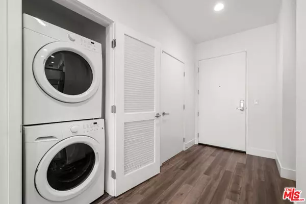 Los Angeles, CA 90035,1215 S Bedford Avenue #105