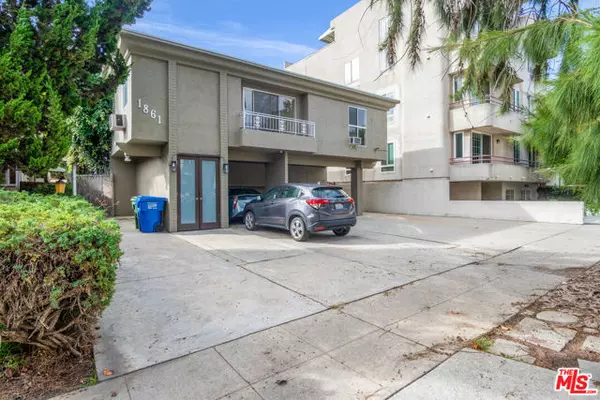 Los Angeles, CA 90025,1861 Midvale Avenue