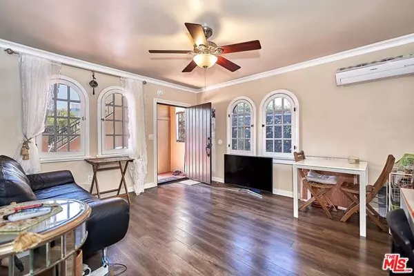 Los Angeles, CA 90019,1076 West Boulevard #1