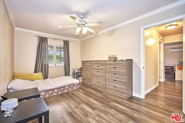 Los Angeles, CA 90019,1076 West Boulevard #1