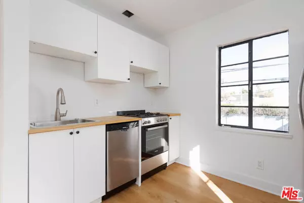 Los Angeles, CA 90046,822 N Detroit Street #826.5