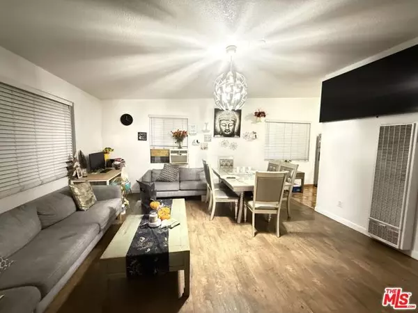 Los Angeles, CA 90011,857 E 52nd Place