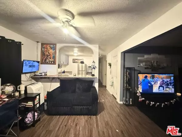 Los Angeles, CA 90011,857 E 52nd Place