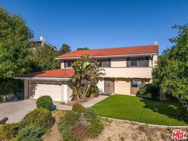24561 Calvert Street, Woodland Hills (los Angeles), CA 91367
