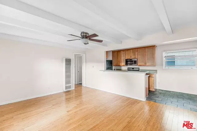 3996 Berryman Avenue, Los Angeles, CA 90066