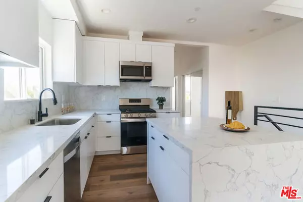 Los Angeles, CA 90019,4507 W 18th St