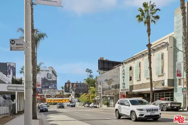 West Hollywood, CA 90069,1400 N Sweetzer Avenue #406