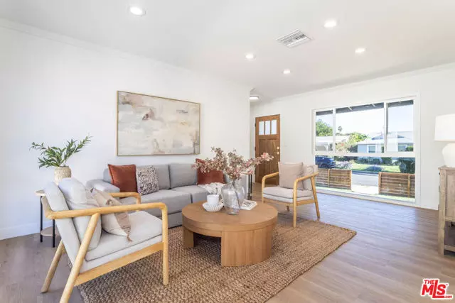 Sylmar (los Angeles), CA 91342,14365 Berg Street