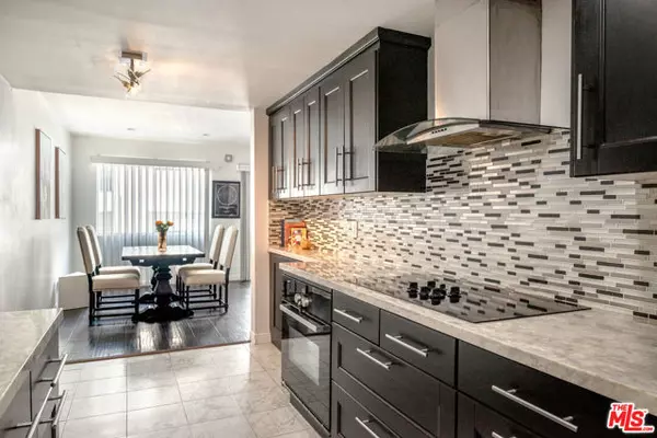 Los Angeles, CA 90046,7259 Hillside Avenue #202