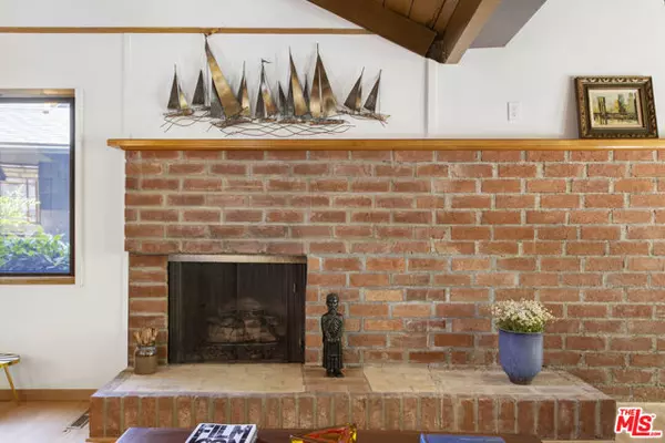 Los Angeles, CA 90046,8944 Wonderland Avenue