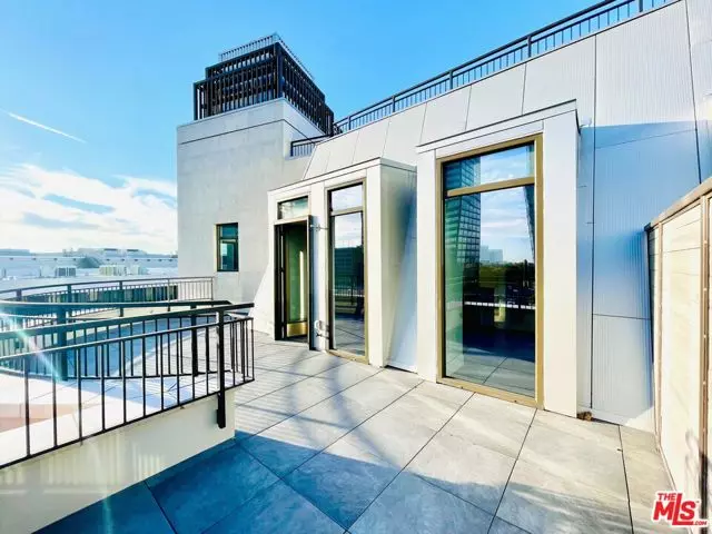 Westwood, CA 90024,1122 Gayley #307