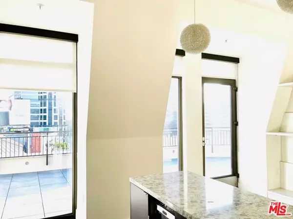 Westwood, CA 90024,1122 Gayley #307