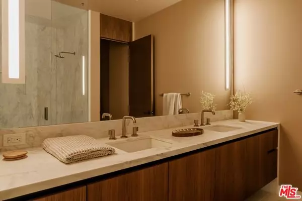 West Hollywood, CA 90069,702 N Doheny Drive #101