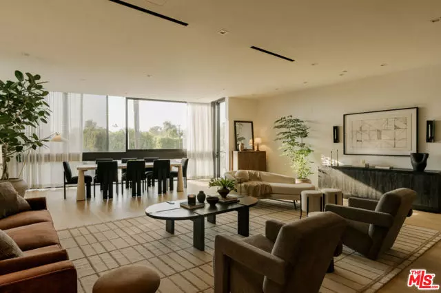 West Hollywood, CA 90069,702 N Doheny Drive #302