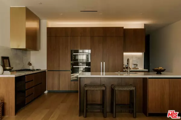 West Hollywood, CA 90069,702 N Doheny Drive #302