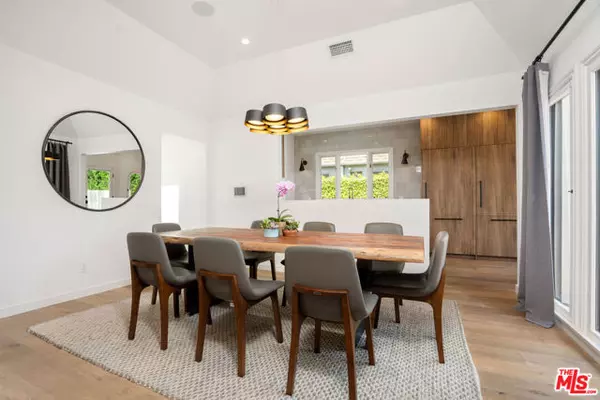 Los Angeles, CA 90048,321 N Laurel Avenue