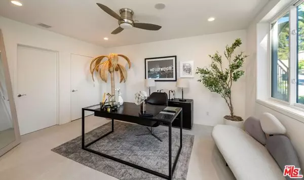 Los Angeles, CA 90068,2333 Vasanta Way