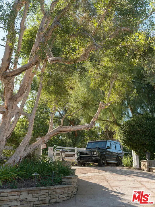 Rolling Hills, CA 90274,2 Eucalyptus Lane