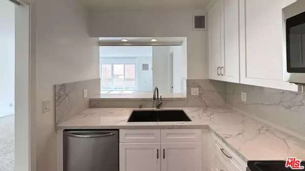 Los Angeles, CA 90049,11750 W Sunset Boulevard #317