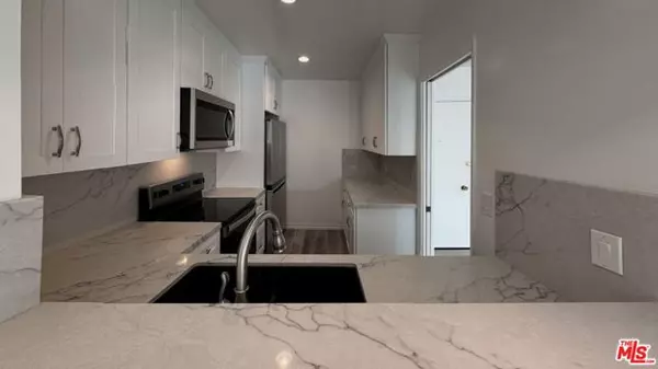 Los Angeles, CA 90049,11750 W Sunset Boulevard #317