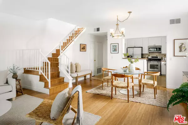 Playa Del Rey (los Angeles), CA 90293,8128 Manitoba Street #106