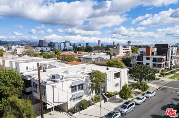 Los Angeles, CA 90035,8635 Cashio Street #9