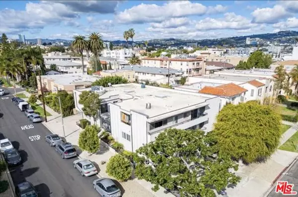 Los Angeles, CA 90035,8635 Cashio Street #9