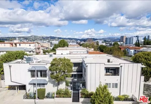 Los Angeles, CA 90035,8635 Cashio Street #9