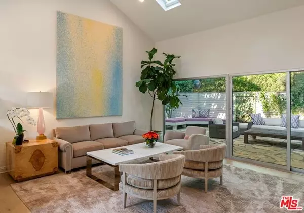 Beverly Hills, CA 90210,2748 Ellison Drive