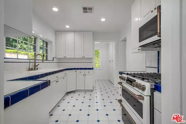 Beverly Hills, CA 90210,629 N Rexford Drive