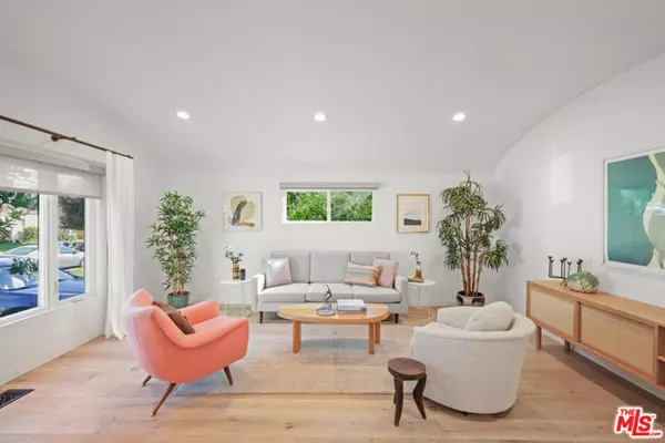 Los Angeles, CA 90019,1275 S Sycamore Avenue