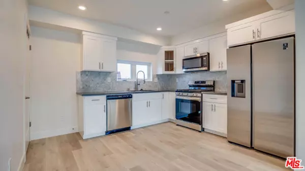 608 N Gramercy Place, Los Angeles, CA 90004