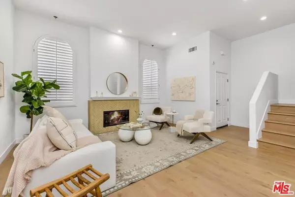 Sherman Oaks, CA 91423,14234 Dickens Street #2