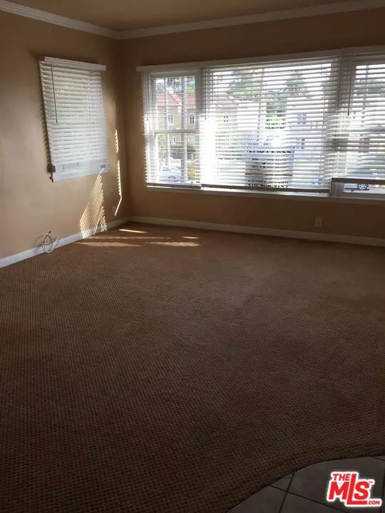 Los Angeles, CA 90019,4425 VICTORIA PARK Place