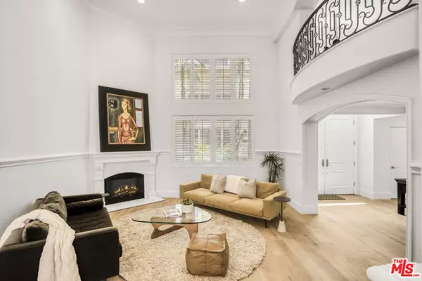 Los Angeles, CA 90049,11974 Mayfield Avenue #6