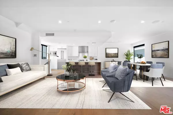 Los Angeles, CA 90038,733 N Gramercy Place