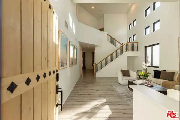 Reseda (los Angeles), CA 91335,18404 Arminta Street