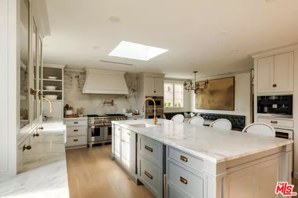 Tarzana (los Angeles), CA 91356,18875 Pasadero Drive