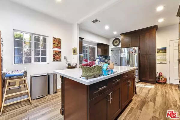 Los Angeles, CA 90004,162 S Ardmore Avenue